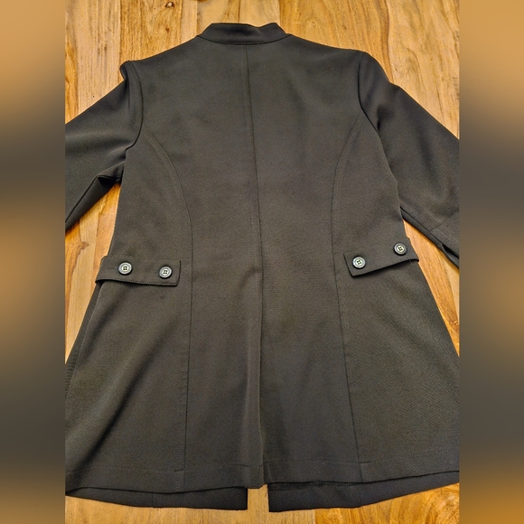 Women uniform - Picture 3 of 3